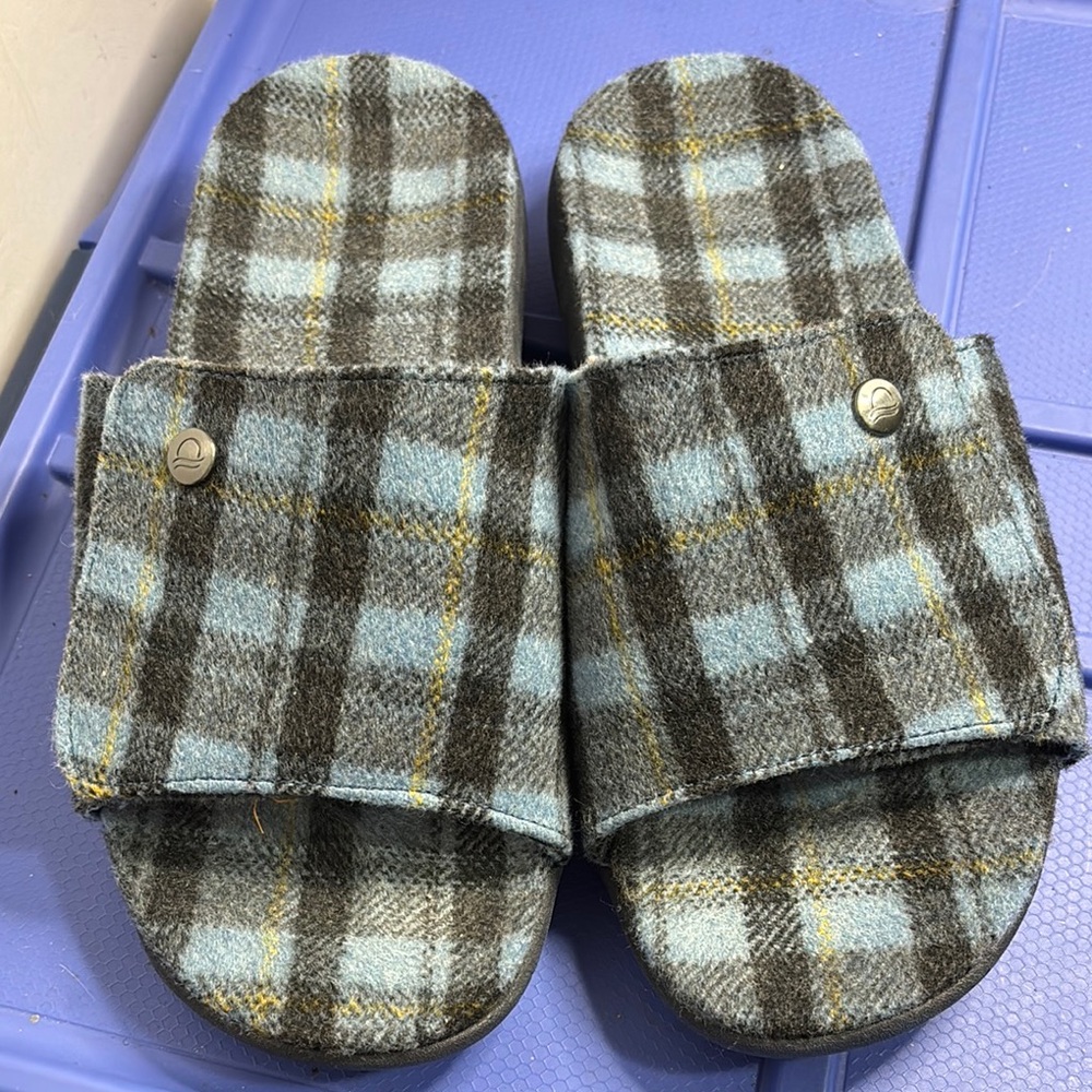 Soft Stride Plaid Slide Sandals Sz 8 Excellent Condition